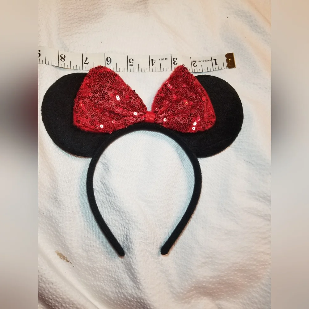 NWT MOUSE EAR SET SEQUIN 7 PIECES MOUSE EAR SCRUNCHY